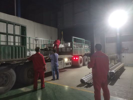 高炭素の鋼鉄サッカー・ロッド油田ポンプ スプレーの金属のプランジャーを挿入した