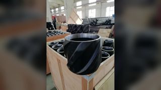 優れたセメント接合のための複合ケーシングセントラライザー